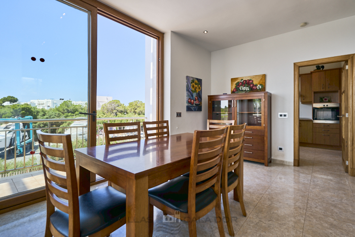 Dining area at Cala Dia
