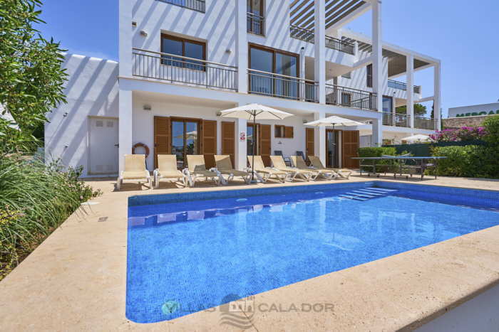 Private pool and exterior of Cala Dia